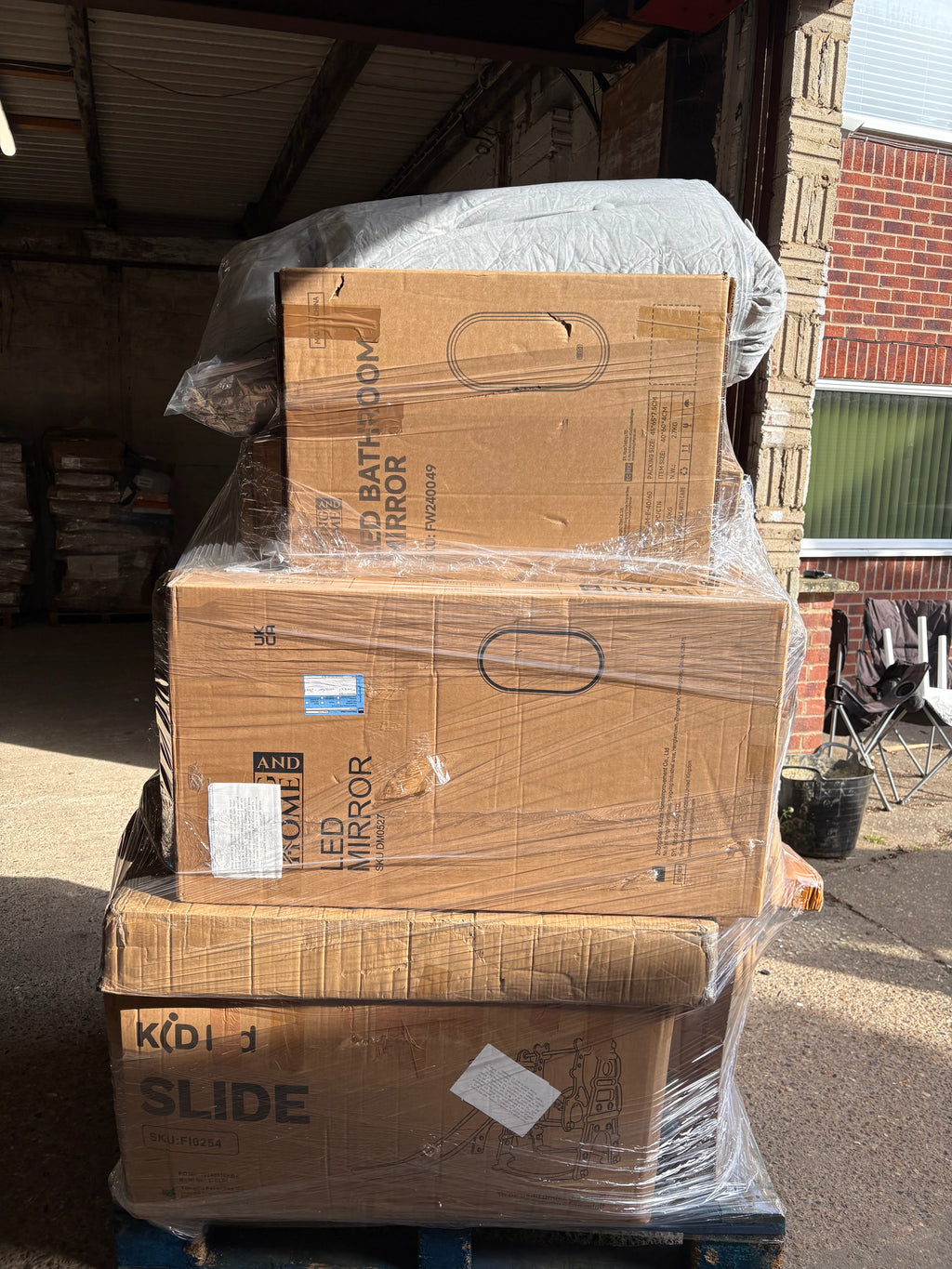 Monster 6.5ft living and home pallets