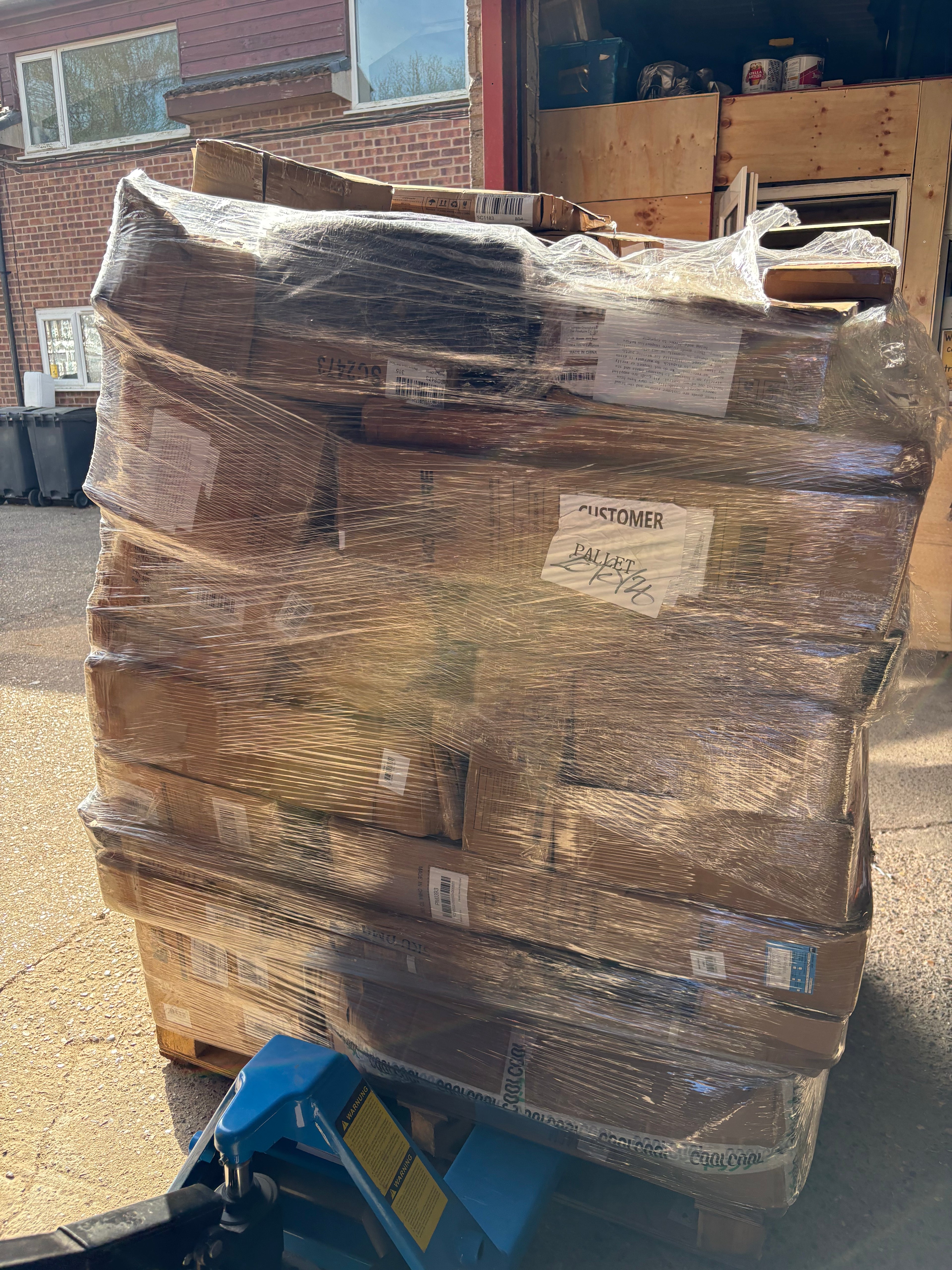 Monster 6.5ft living and home pallets