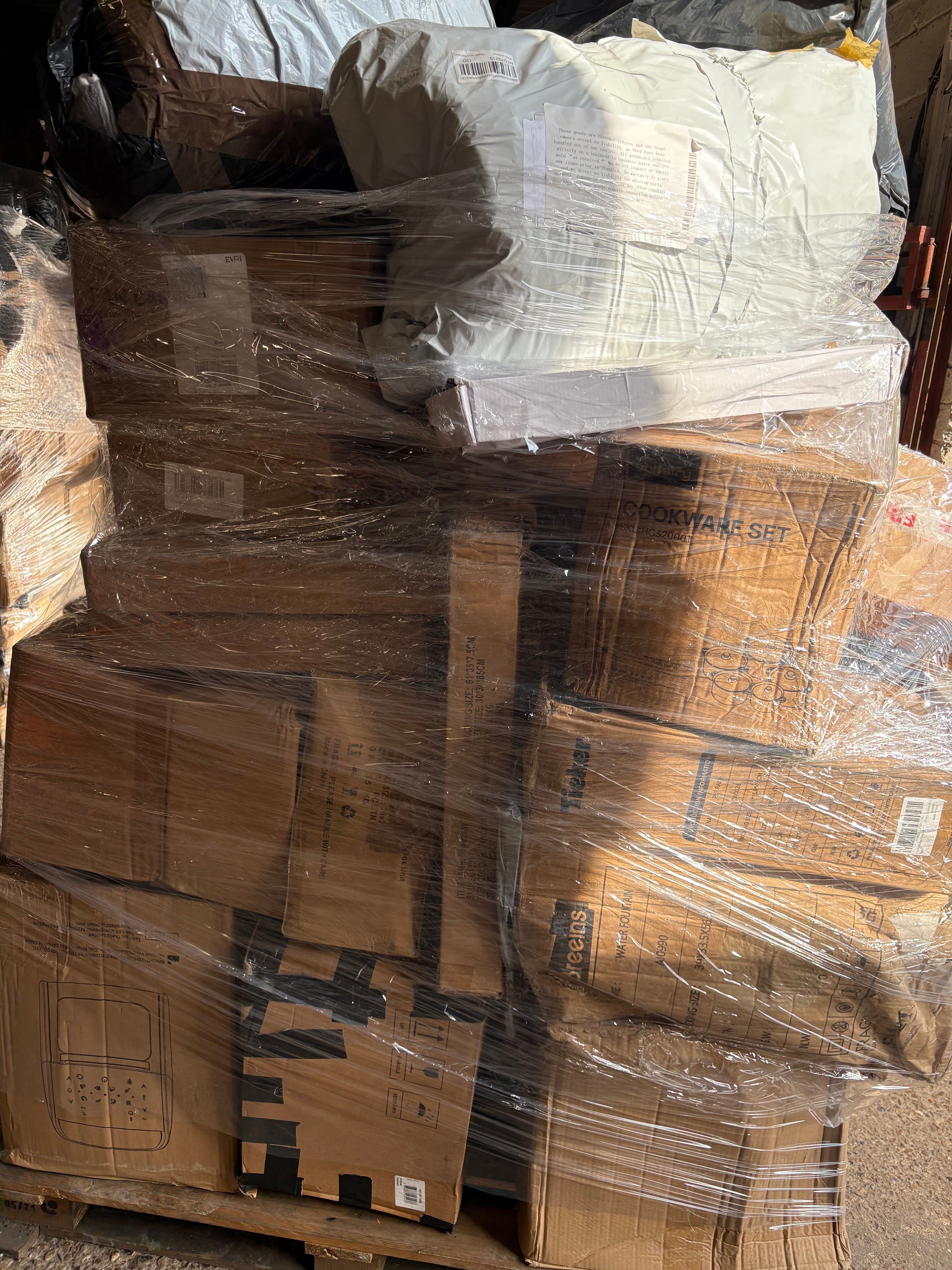 Monster 6.5ft living and home pallets