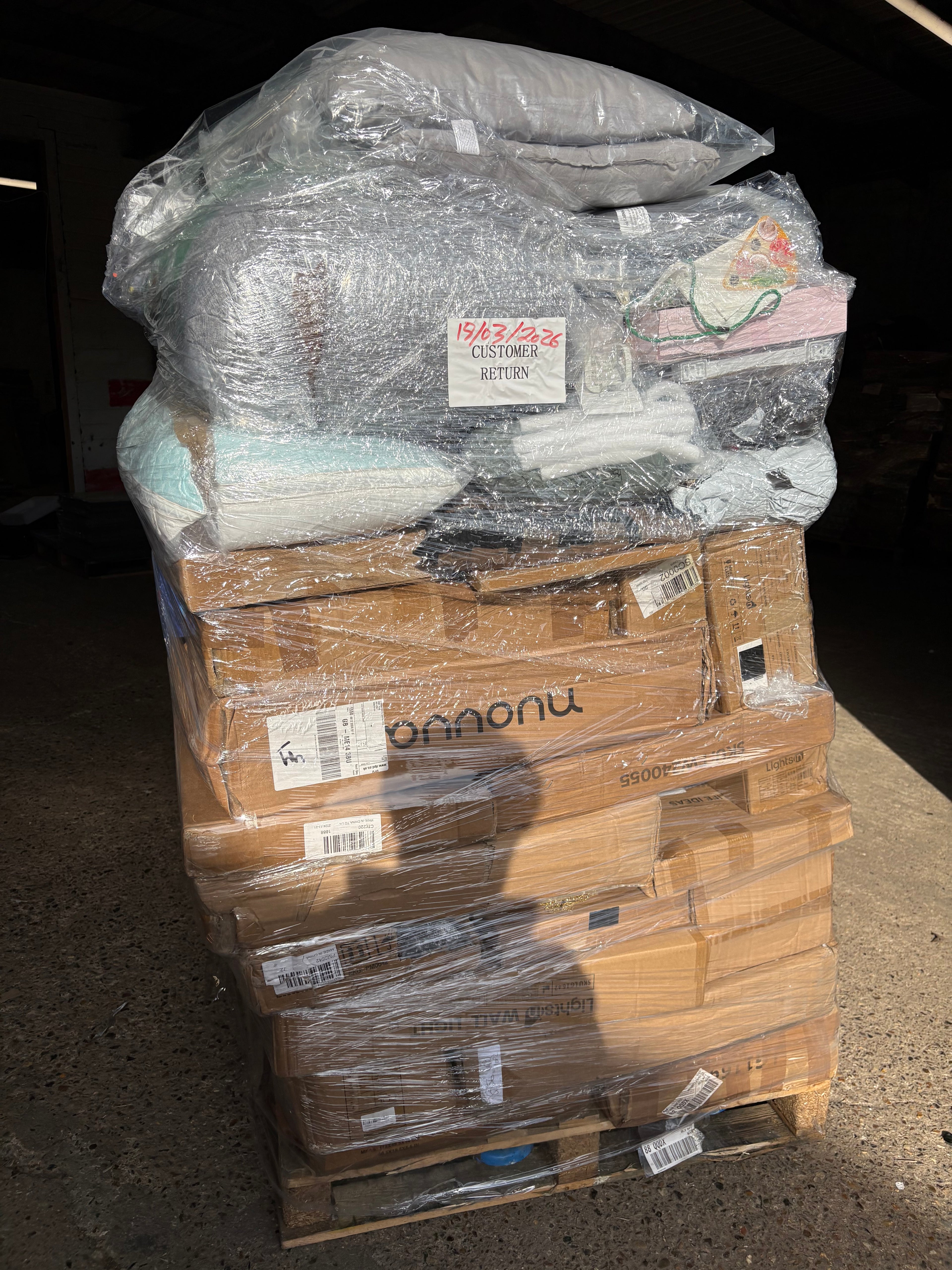 Monster 6.5ft living and home pallets