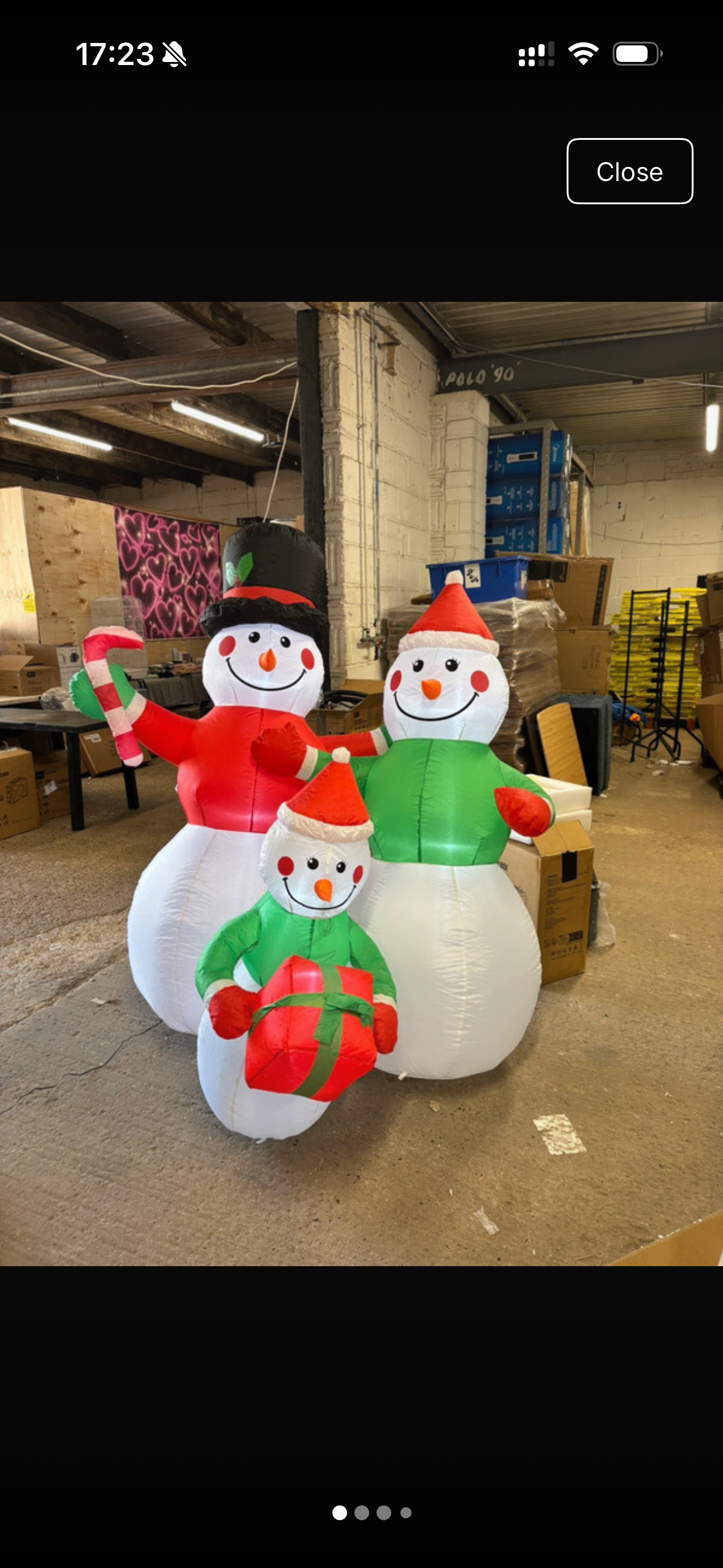 Outdoor/indoor inflatable snowmen